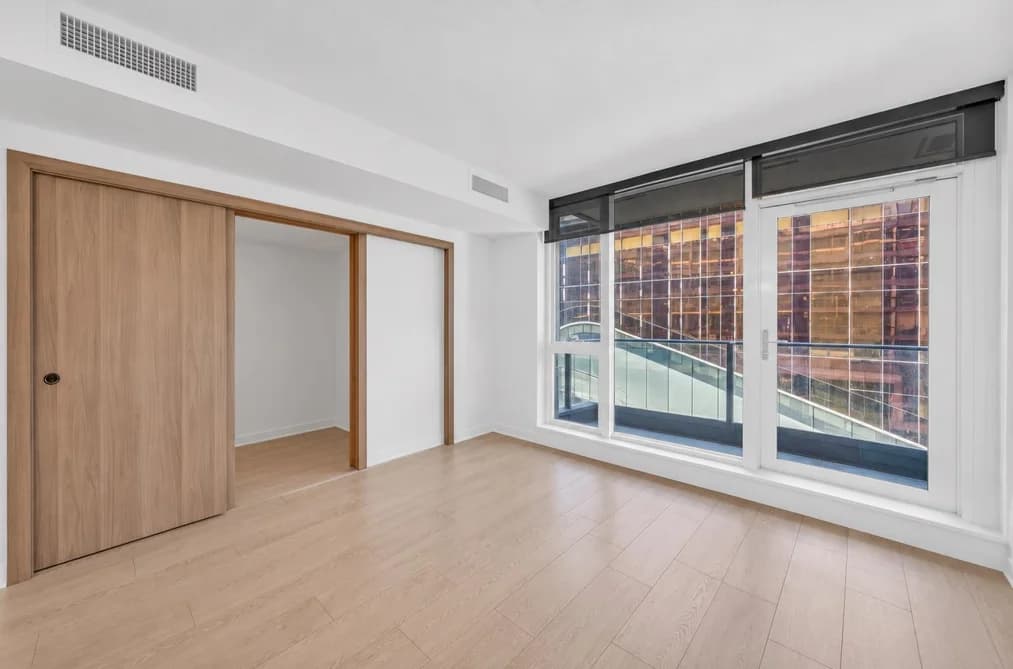 752 38 SMITHE STREET, Vancouver, BC — Residential for Sale - Photo 2