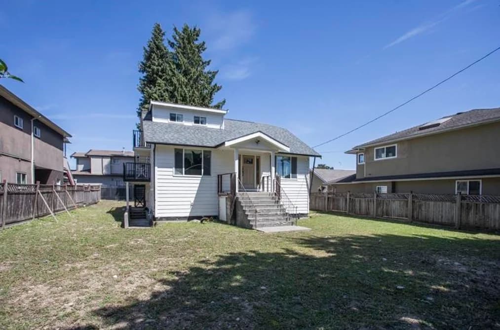 7520 CANADA WAY, Burnaby, BC — Residential for Sale - Photo 2