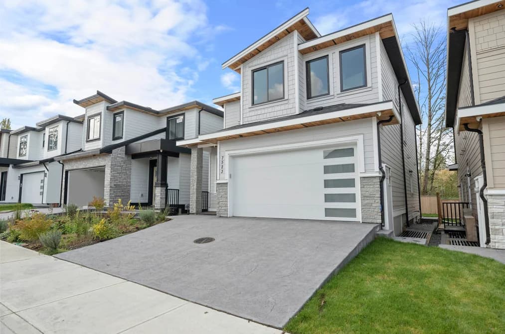 7523 205 STREET, Langley, BC — Residential for Sale - Photo 2