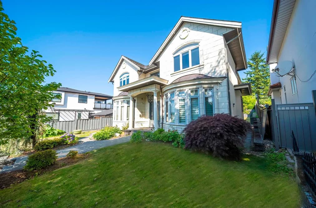 7525 13TH AVENUE, Burnaby, BC — Residential for Sale - Photo 2