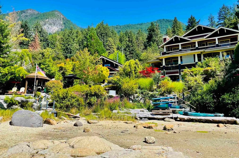 7545 ISLETS PLACE, Sechelt, BC — Residential for Sale - Main Photo