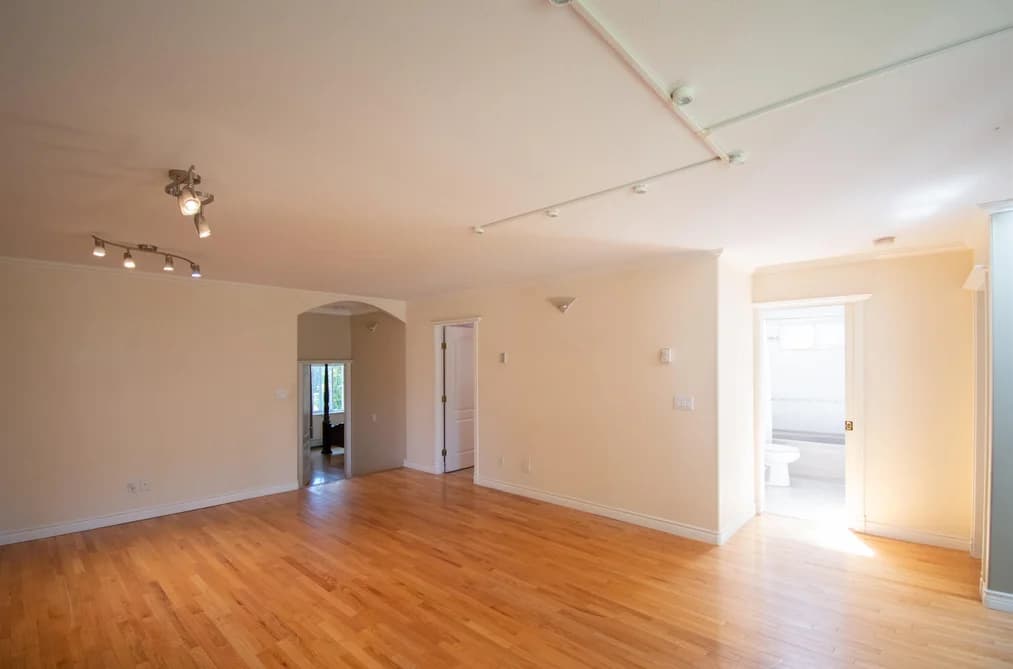 7546 12TH AVENUE, Burnaby, BC — Residential for Sale - Photo 2