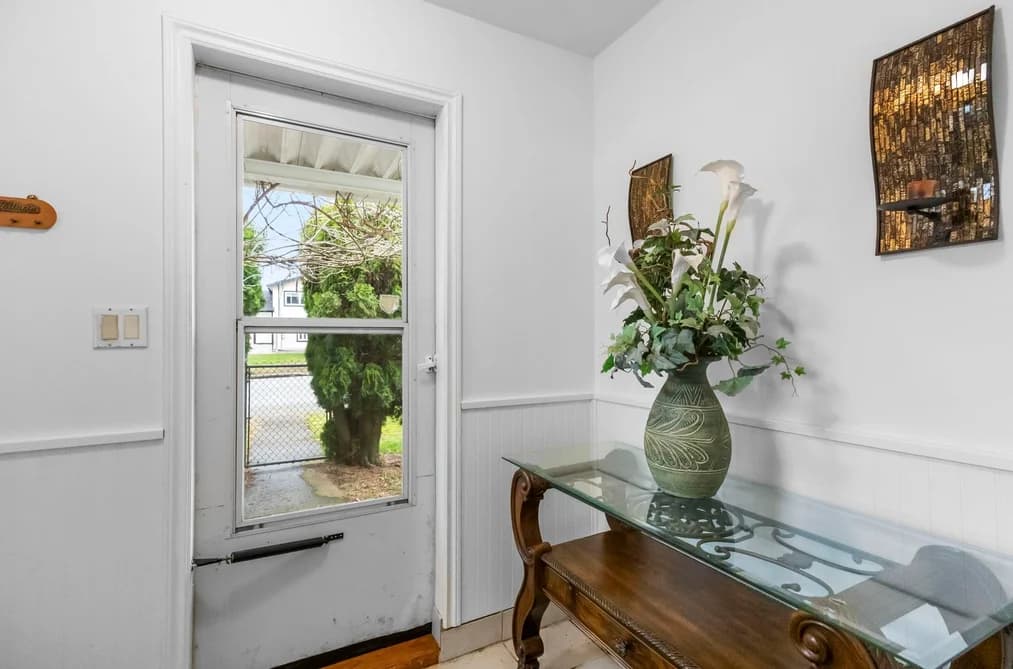 7566 DUNSMUIR STREET, Mission, BC — Residential for Sale - Photo 2
