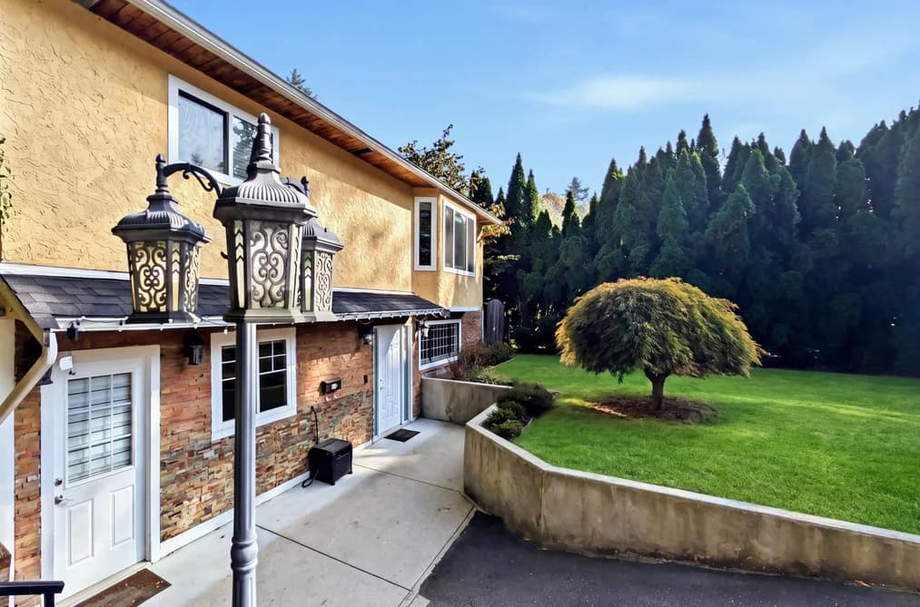 7596 143 STREET, Surrey, BC — Residential for Sale - Photo 2