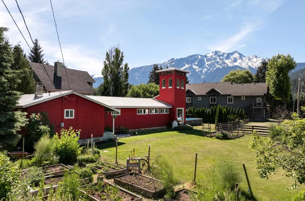 7596 TAYLOR ROAD, Pemberton, BC — Residential for Sale - Photo 2