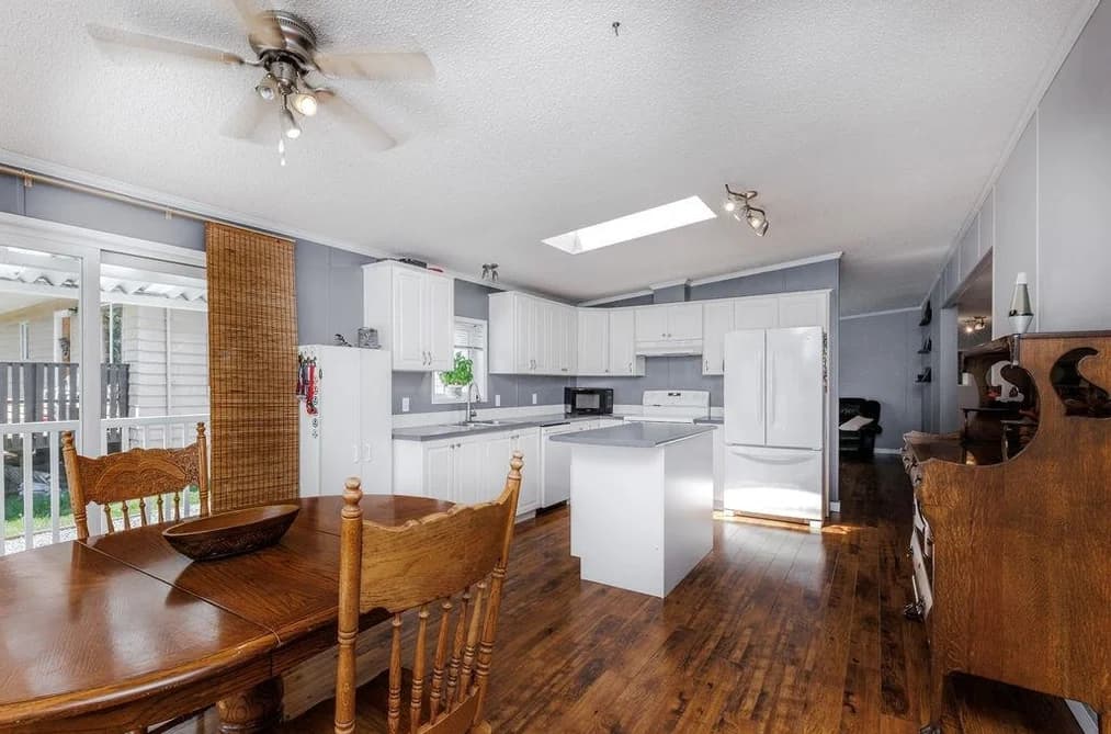 760 HILLCREST ROAD, Gibsons, BC — Residential for Sale - Main Photo