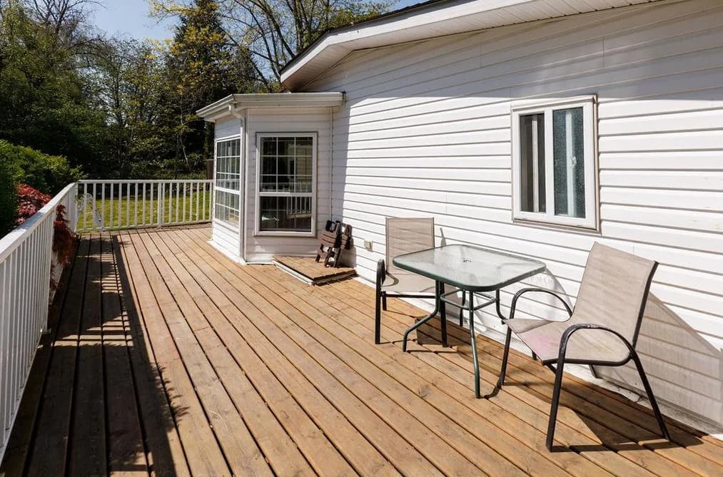 760 HILLCREST ROAD, Gibsons, BC — Residential for Sale - Photo 2