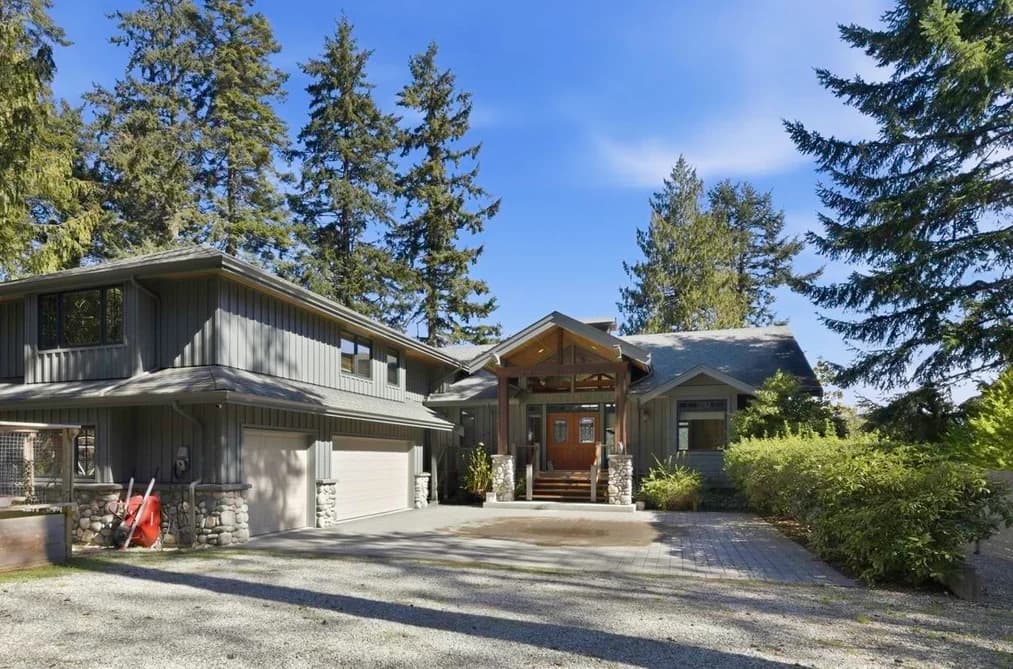 7626 EUREKA AVENUE, Halfmoon Bay, BC — Residential for Sale - Main Photo