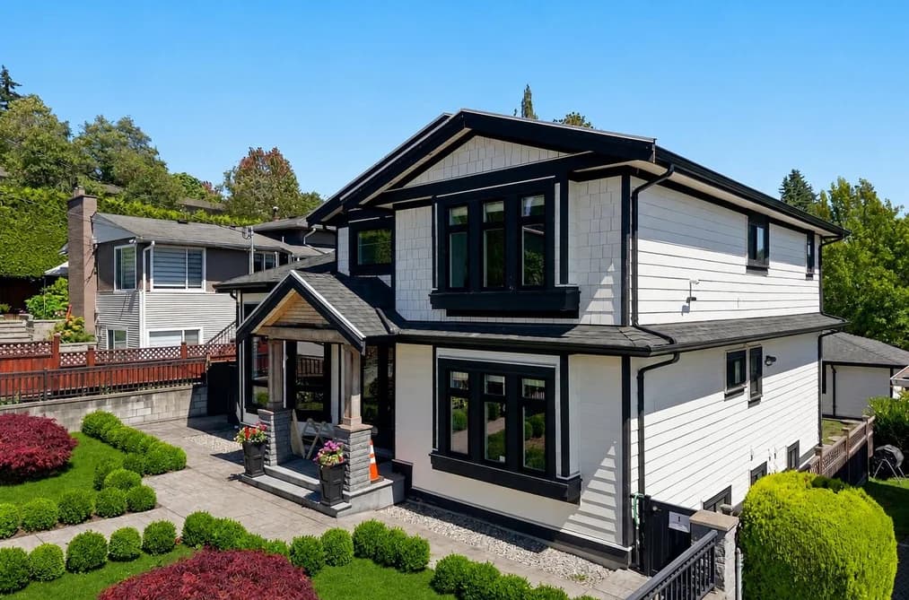 7626 HEDLEY AVENUE, Burnaby, BC — Residential for Sale - Photo 2