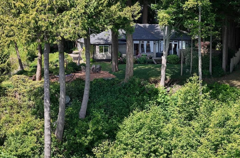 7647 EUREKA PLACE, Halfmoon Bay, BC — Residential for Sale - Photo 2
