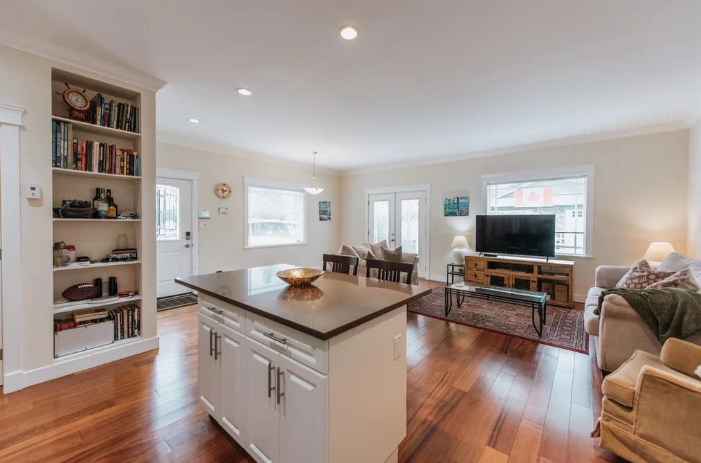 766 GERUSSI LANE, Gibsons, BC — Residential for Sale - Main Photo