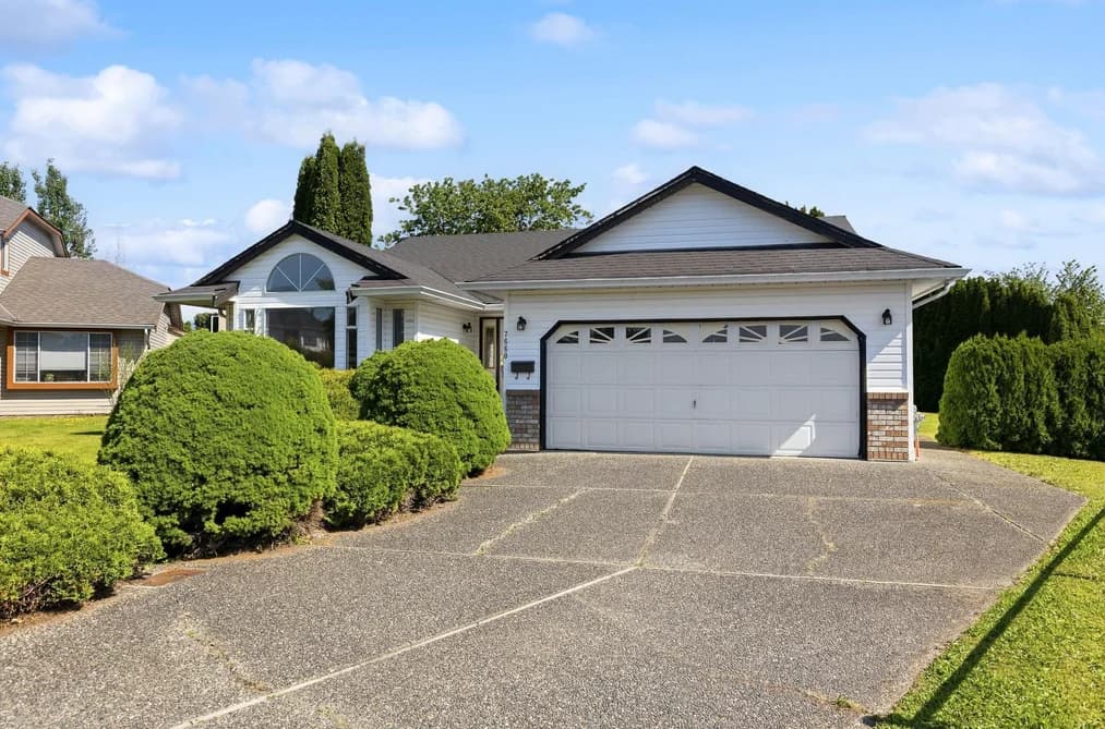 7660 SAPPHIRE DRIVE, Chilliwack, BC — Residential for Sale - Main Photo