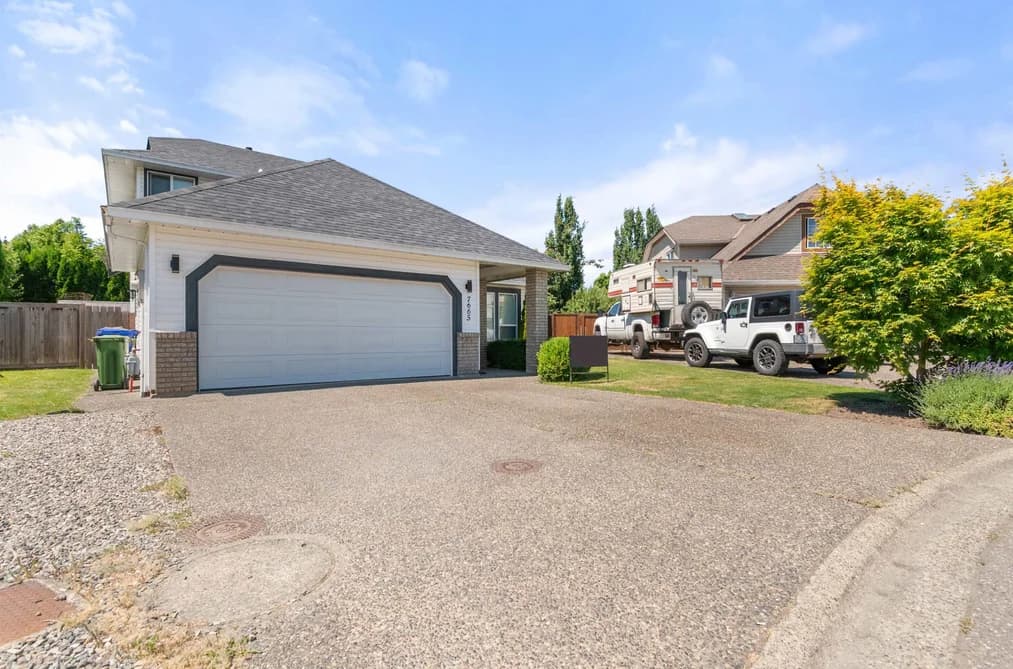 7665 SAPPHIRE DRIVE, Chilliwack, BC — Residential for Sale - Photo 2