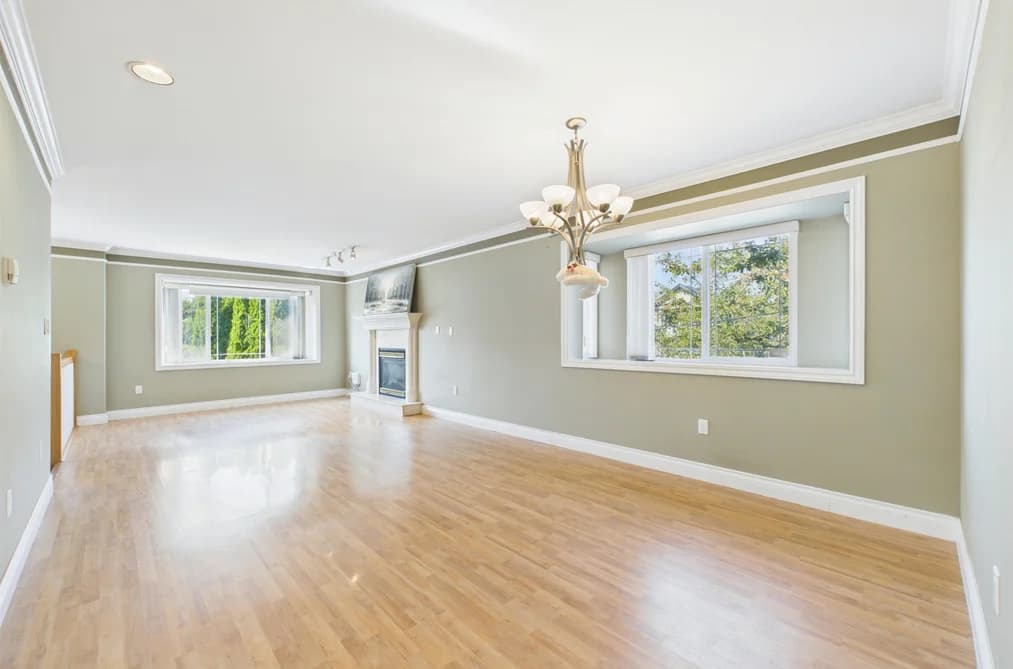 7698 14TH AVENUE, Burnaby, BC — Residential for Sale - Photo 2