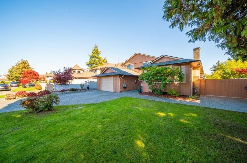 7700 DAMPIER DRIVE, Richmond, BC — Residential for Sale - Photo 2