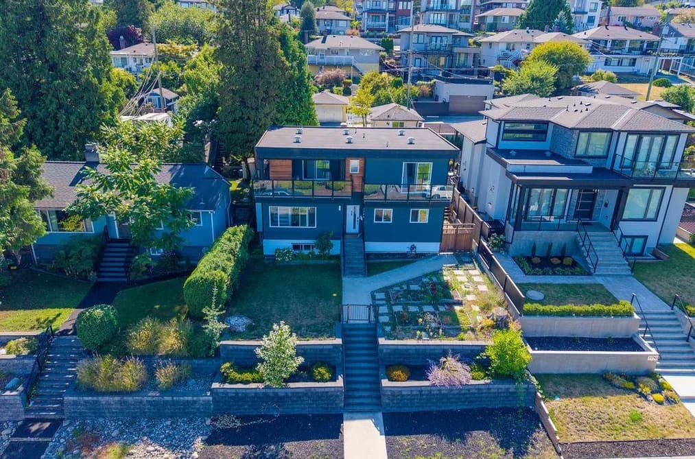 7749 LEE STREET, Burnaby, BC — Residential for Sale - Photo 2