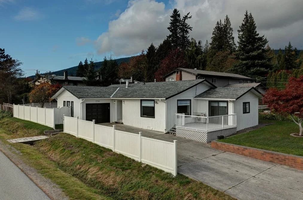 776 SEACOT WAY, Gibsons, BC — Residential for Sale - Photo 2