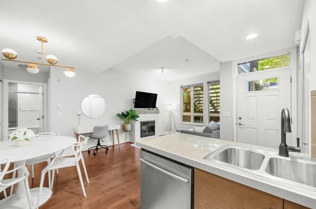 78 728 W 14TH STREET, North Vancouver, BC — Residential for Sale - Photo 2