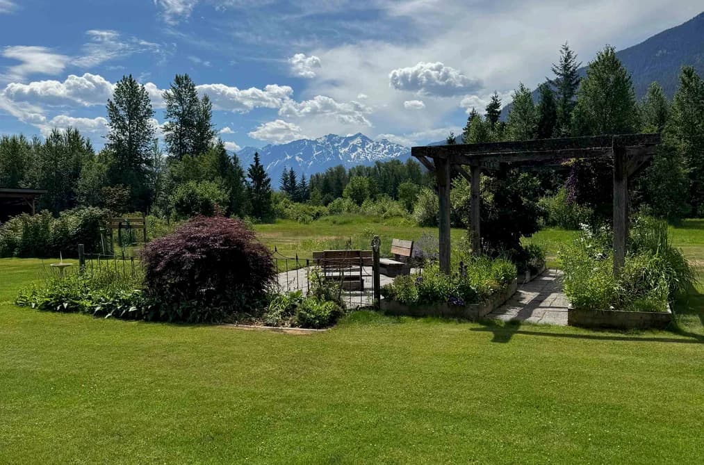 780 GREEN ROAD, Pemberton, BC — Residential for Sale - Photo 2