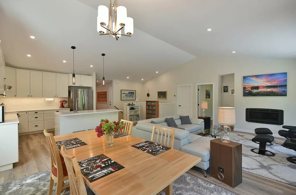 7808 EAGLE DRIVE, Halfmoon Bay, BC — Residential for Sale - Main Photo