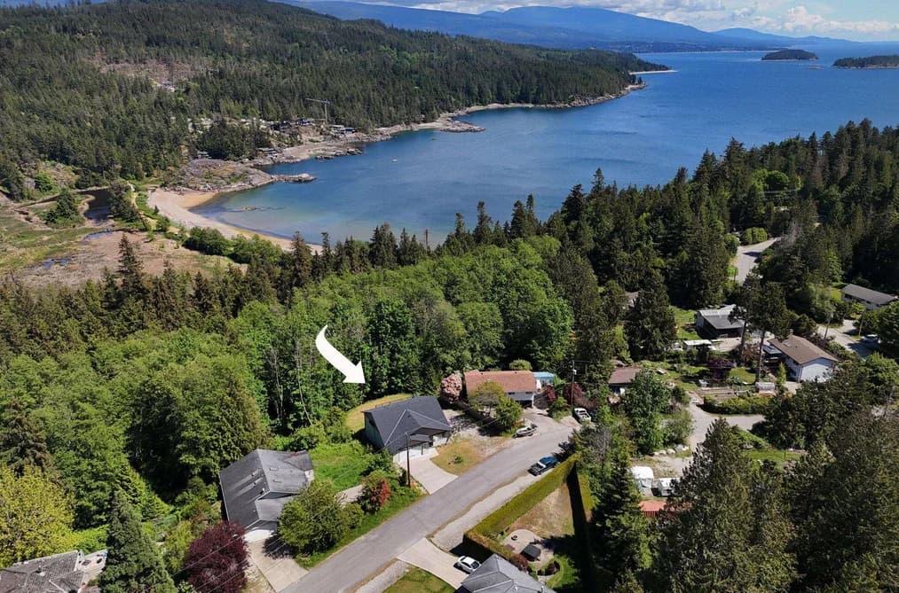 7808 EAGLE DRIVE, Halfmoon Bay, BC — Residential for Sale - Photo 2