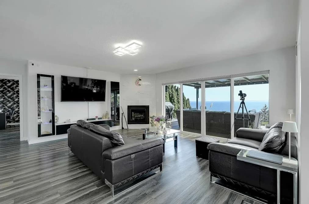 7811 REDROOFFS ROAD, Halfmoon Bay, BC — Residential for Sale - Photo 2