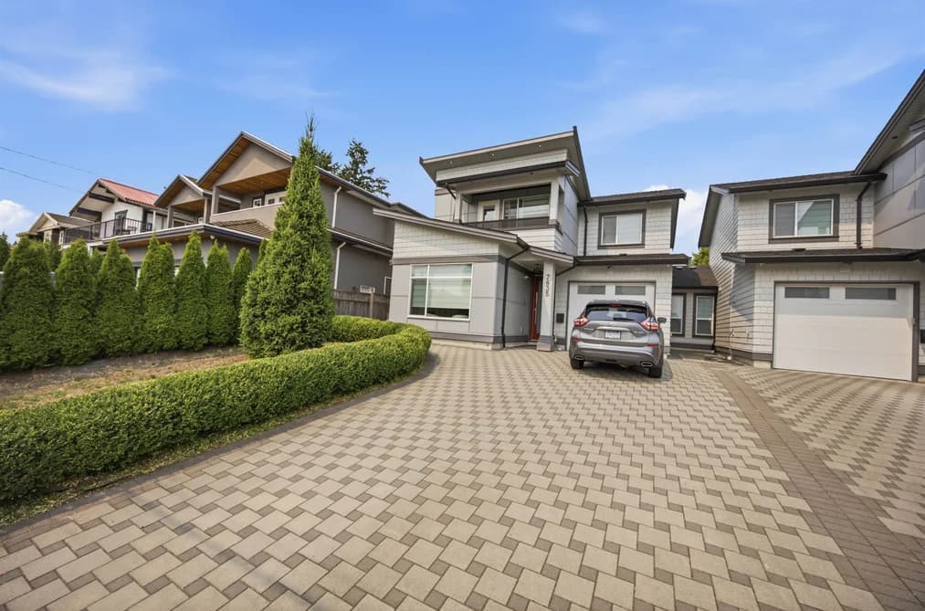 7835 12TH AVENUE, Burnaby, BC — Residential for Sale - Photo 2