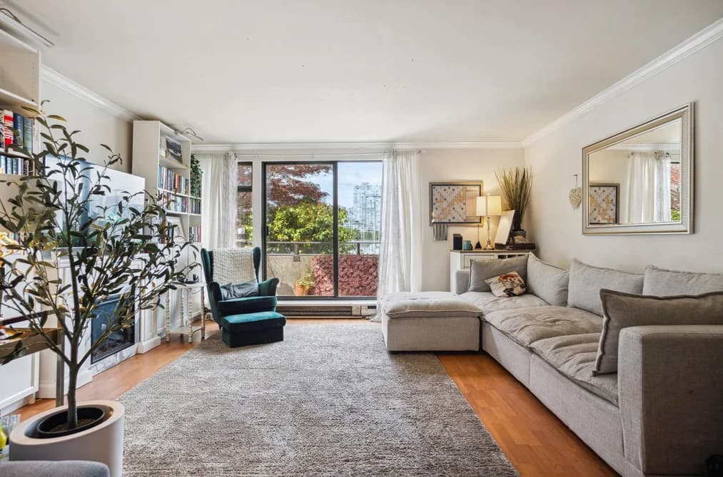 784 MILLBANK, Vancouver, BC — Residential for Sale - Photo 2