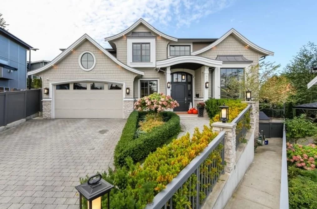7863 WALMSLEY COURT, Burnaby, BC — Residential for Sale - Photo 2