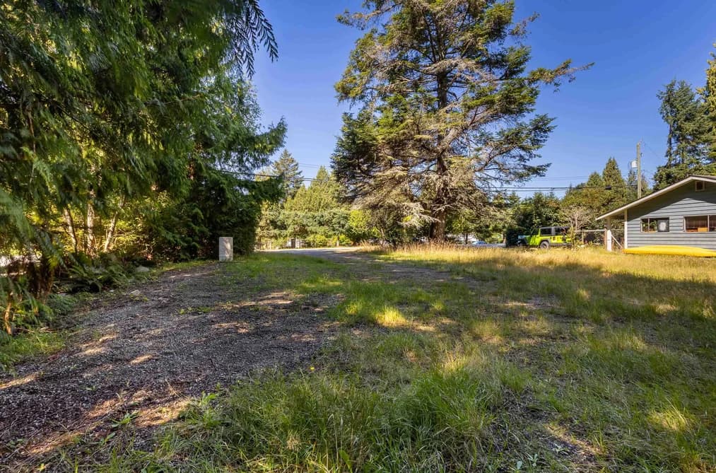 7886 FAWN ROAD, Halfmoon Bay, BC — Land for Sale - Photo 2