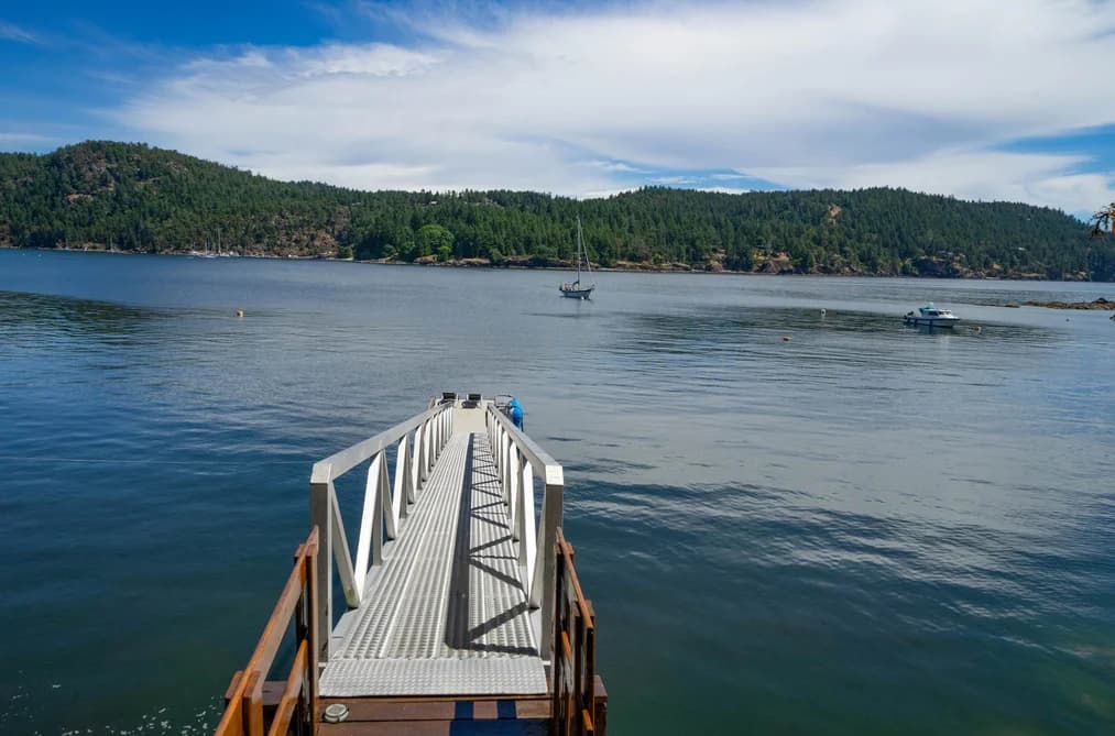 7909 BEDWELL DRIVE, Pender Island, BC — Residential for Sale - Main Photo