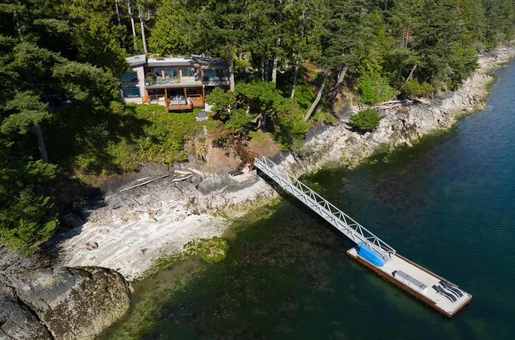 7909 BEDWELL DRIVE, Pender Island, BC — Residential for Sale - Photo 2