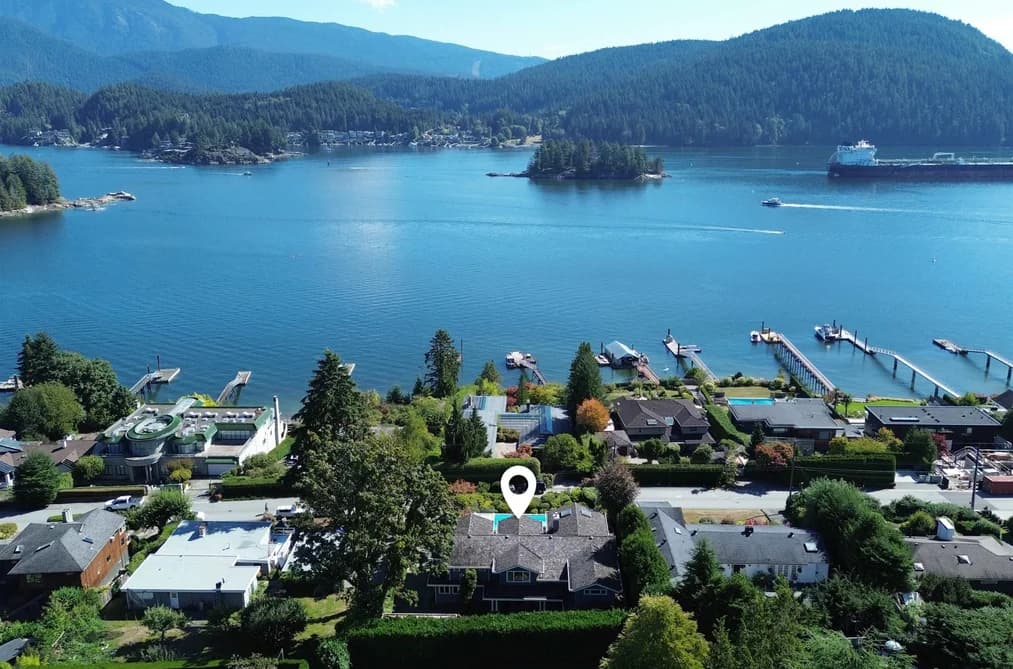 791 Beachview Drive, North Vancouver, BC - MLS: R3162644 - Photo 2 791 Beachview Drive, North Vancouver, BC - MLS: R3162644 - Photo 2