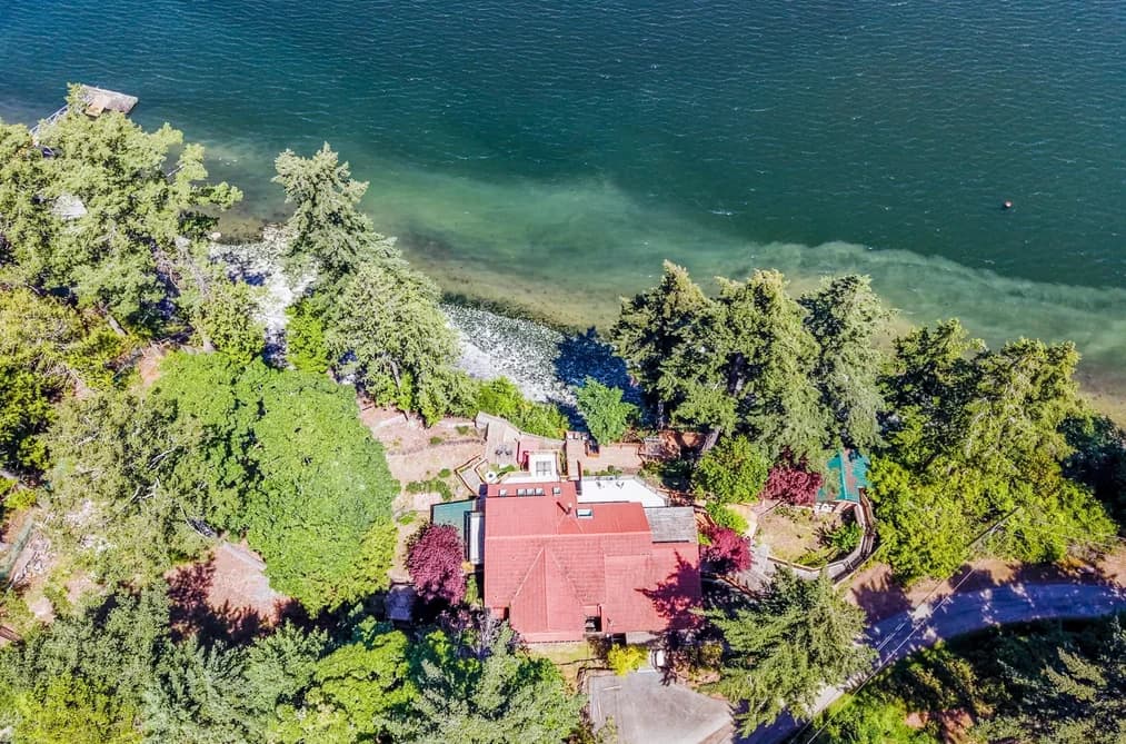 7911 BEDWELL DRIVE, Pender Island, BC — Residential for Sale - Photo 2