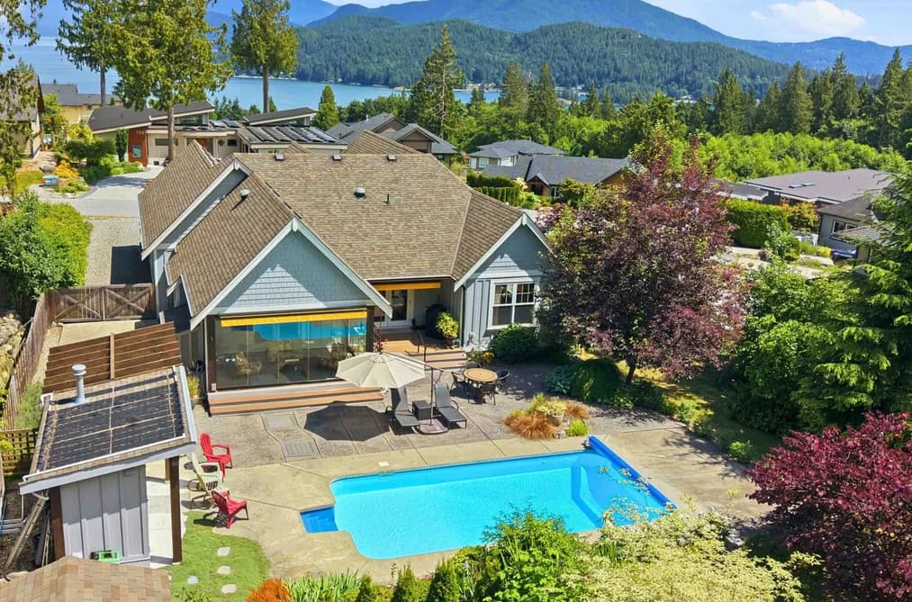 795 MADISON PLACE, Gibsons, BC — Residential for Sale - Main Photo