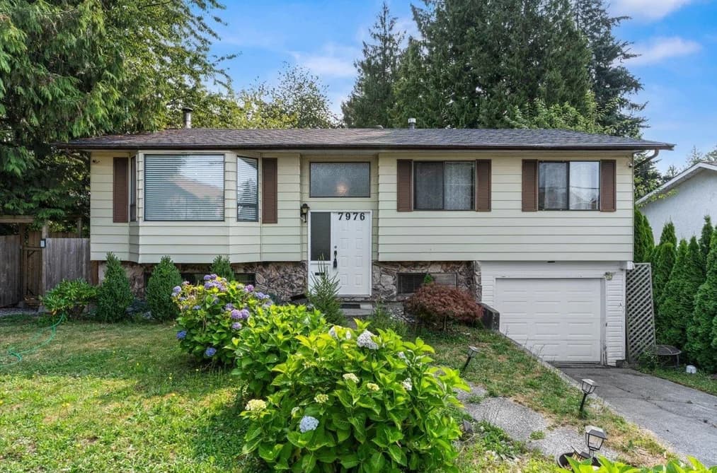 7976 TANAGER STREET, Mission, BC — Residential for Sale - Photo 2