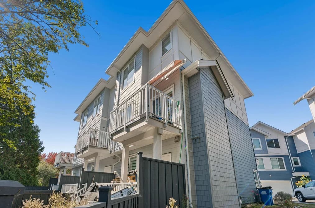 8 19330 FAIRWAY DRIVE, Surrey, BC — Residential for Sale - Photo 2