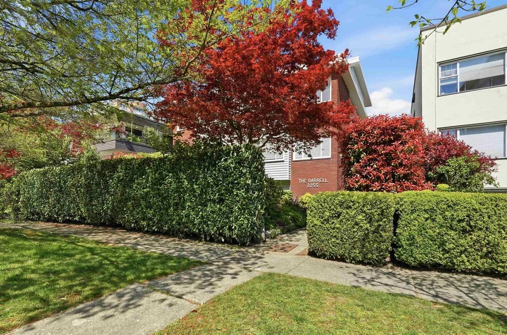 8 2255 W 40TH AVENUE, Vancouver, BC — Residential for Sale - Main Photo