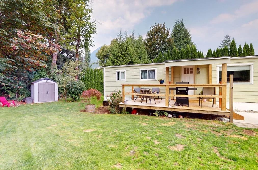 8 39884 GOVERNMENT ROAD, Squamish, BC — Residential for Sale - Photo 2