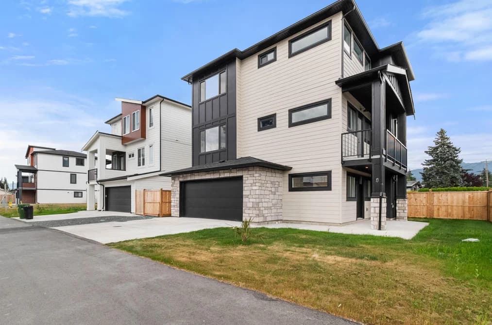 8 45141 WATSON ROAD, Chilliwack, BC — Residential for Sale - Main Photo