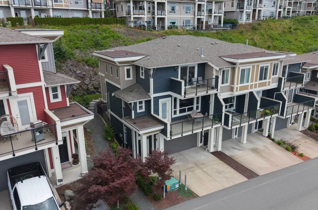 8 6026 LINDEMAN STREET, Chilliwack, BC — Residential for Sale - Photo 2