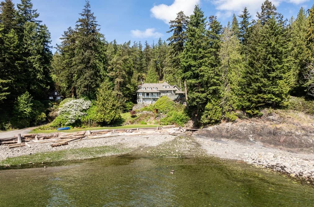 8 ARBUTUS BAY ROAD, Bowen Island, BC — Residential for Sale - Photo 2