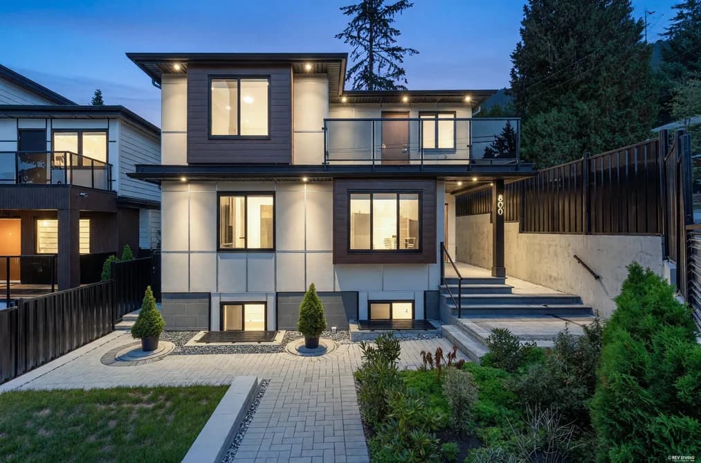 800 Montroyal Boulevard, North Vancouver, BC - MLS: R3164993 - Photo 1 800 Montroyal Boulevard, North Vancouver, BC - MLS: R3164993 - Photo 1
