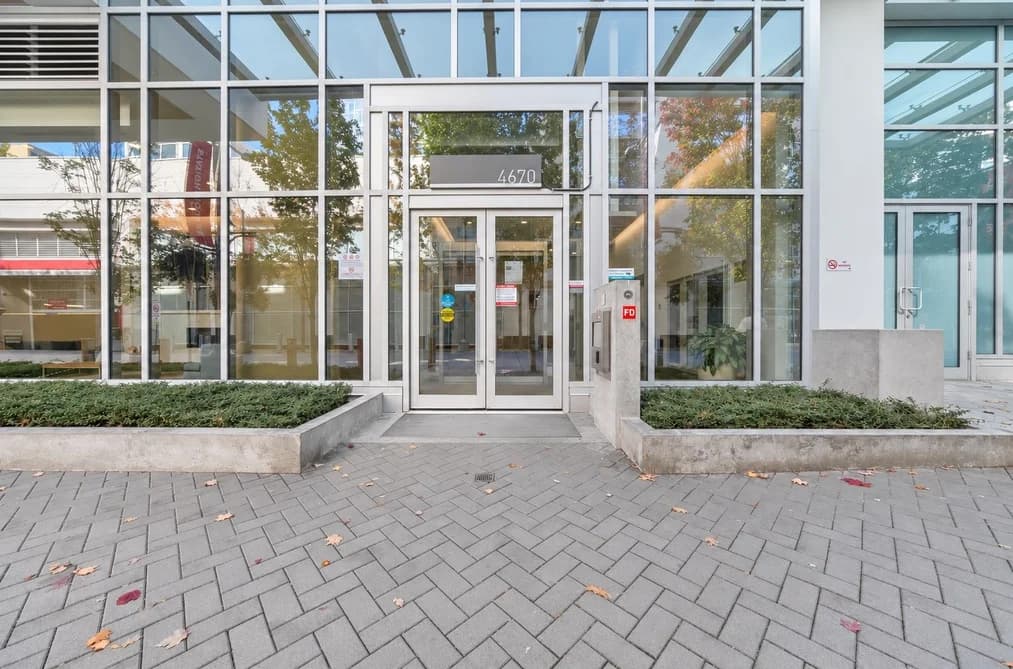 801 4670 ASSEMBLY WAY, Burnaby, BC — Residential for Sale - Photo 2