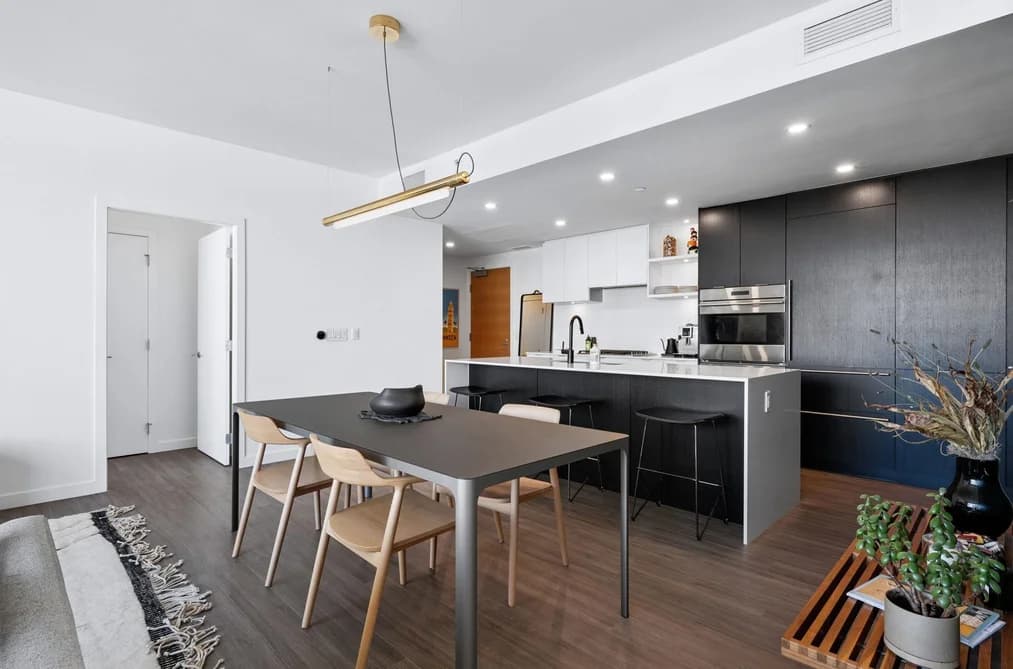 802 210 E 5TH AVENUE, Vancouver, BC — Residential for Sale - Photo 2