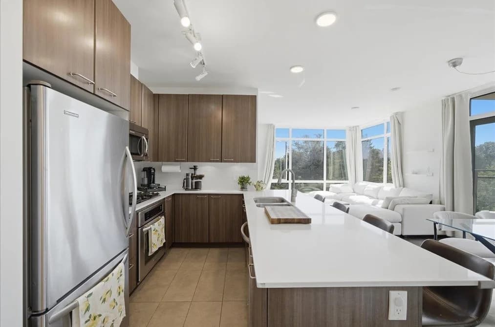 802 2789 SHAUGHNESSY STREET, Port Coquitlam, BC — Residential for Sale - Photo 2