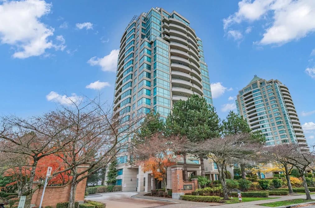 802 6611 SOUTHOAKS CRESCENT, Burnaby, BC — Residential for Sale - Main Photo