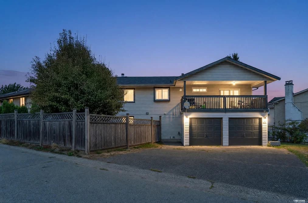 8020 DOMINION PLACE, Surrey, BC — Residential for Sale - Photo 2