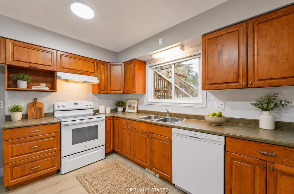 8024 CEDAR STREET, Mission, BC — Residential for Sale - Main Photo