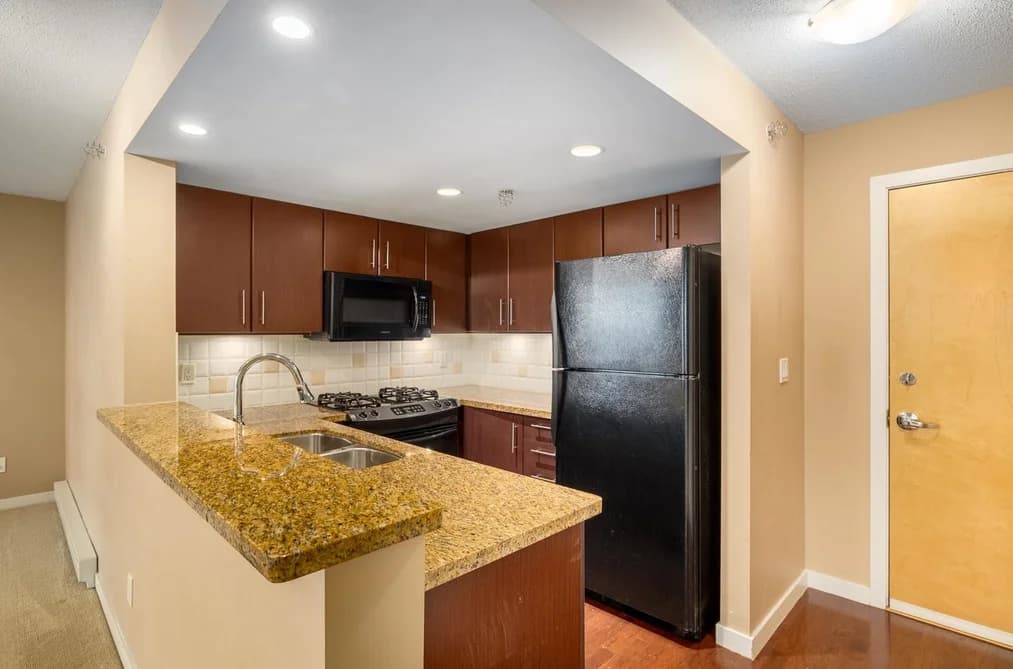 803 120 MILROSS AVENUE, Vancouver, BC — Residential for Sale - Photo 2